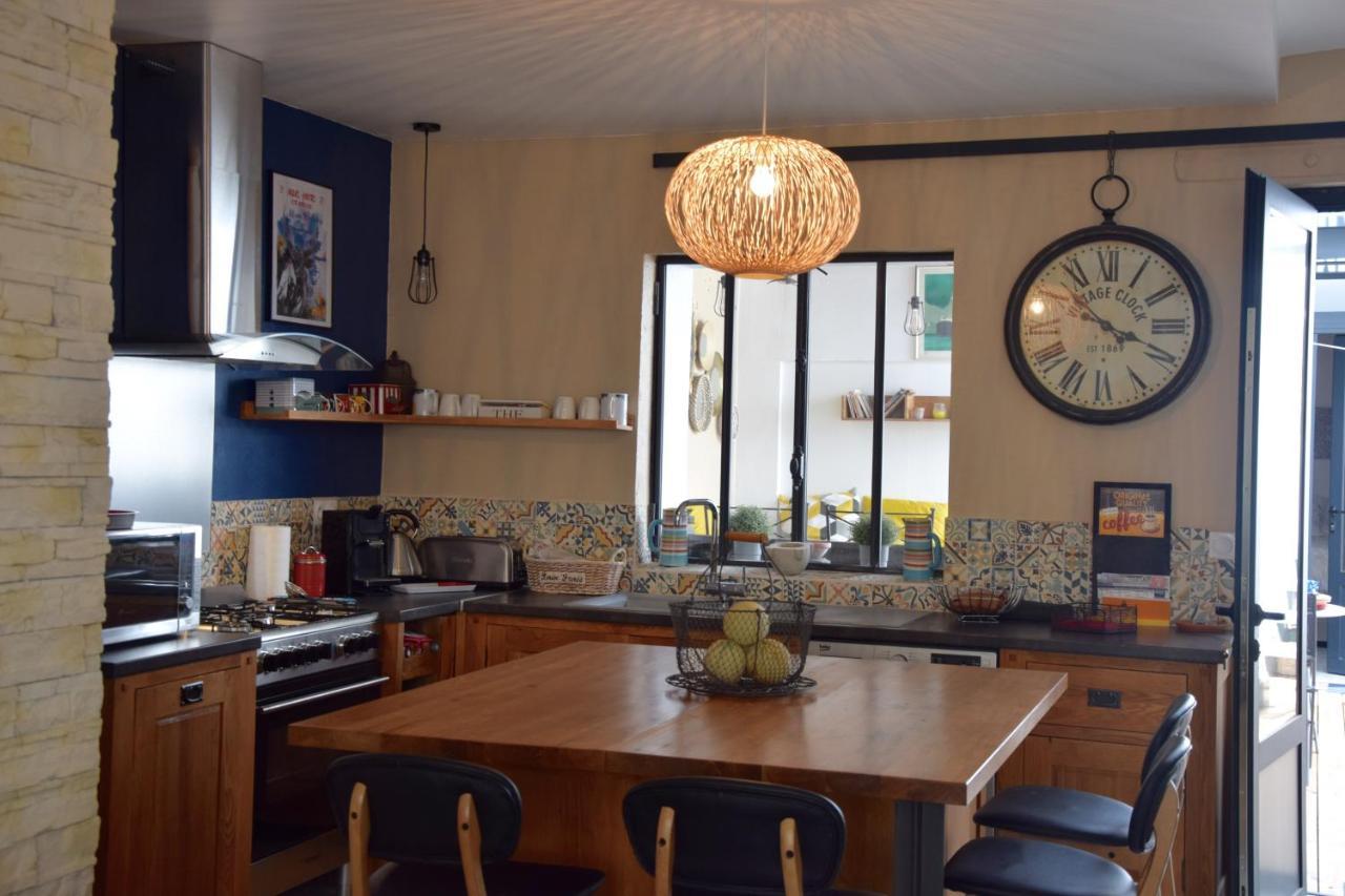 エーグ・モルト Le Petit Patio Bed & Breakfast エクステリア 写真